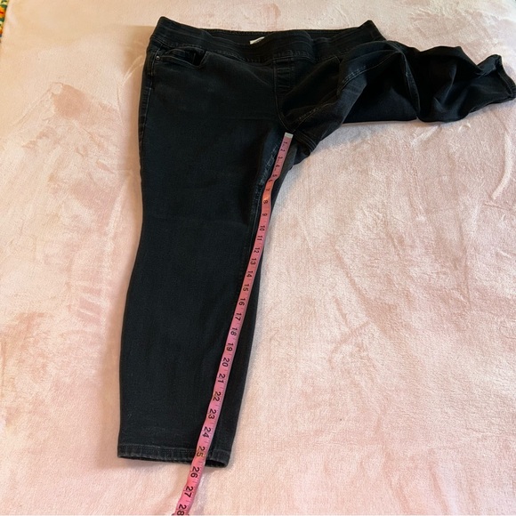 Old Navy Rockstar Super Skinny High Rise black jeggings size 22 Short - Picture 6 of 6